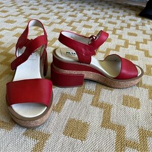 Jil Sander Red Sandals with Wide Straps and Ankle Closure